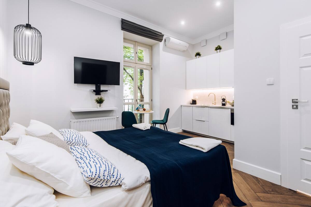 Studio, privat bad ( 28 ) | Strykejern/-brett, barnesenger og wi-fi (inkludert)