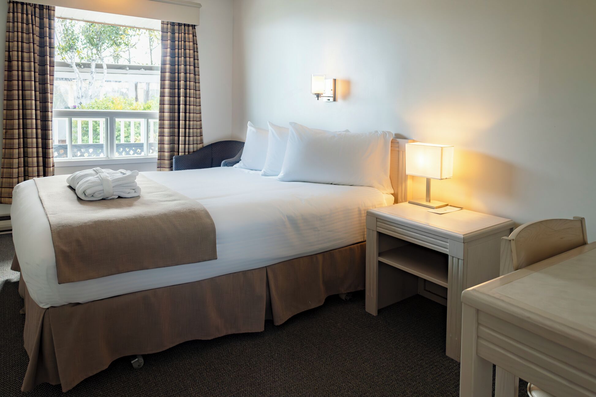 أغطية فراش متميزة ومكواة/لوح كي وأسرّة أطفال/رضّع وأسرّة قابلة للطي