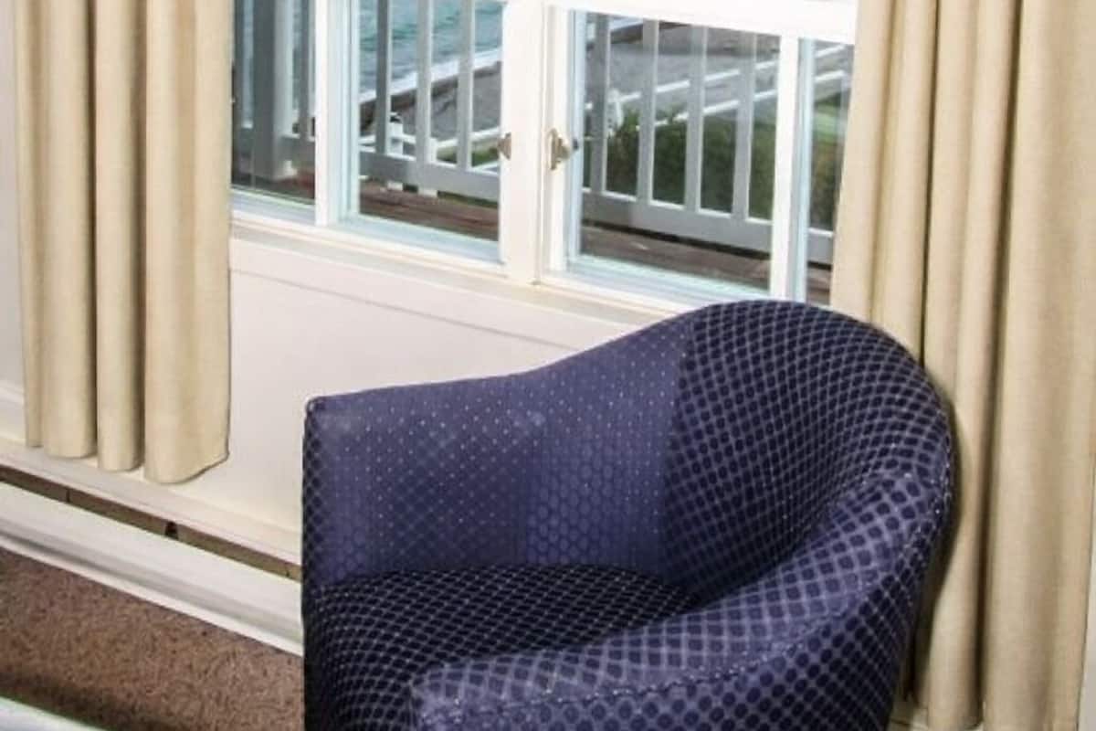 Quarto econômico, 2 camas de casal | Roupas de cama premium, ferros/tábuas de passar roupa