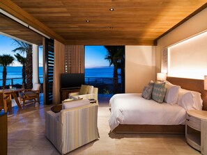 Chambre, 1 très grand lit, en front de mer | Literie de qualité supérieure, matelas Tempur-Pedic, minibar