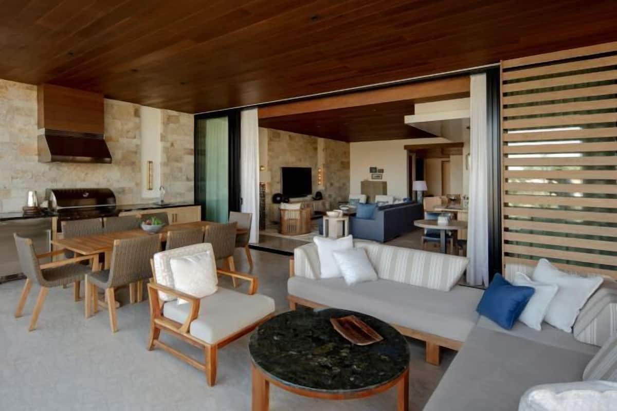 32-tommers fladskærms-tv med kabelkanaler, tv, betalingsfilm