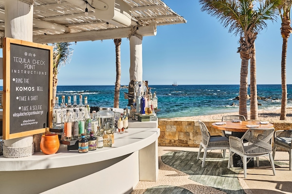 Poolside bar