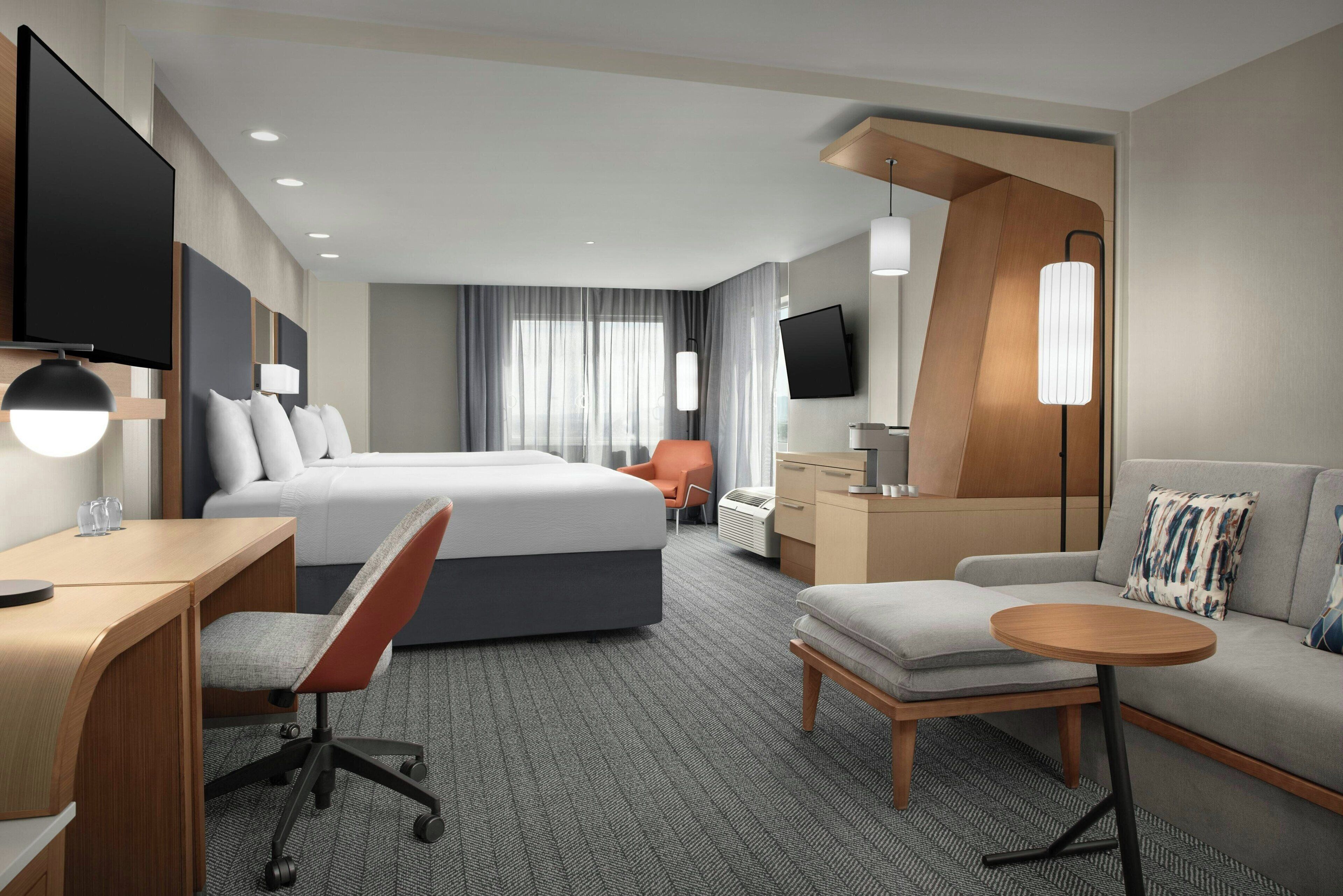 Coffres-forts dans les chambres, bureau, fer et planche à repasser