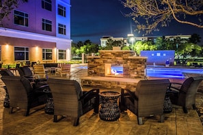 Outdoor pool - Cambria Hotel McAllen Convention Center (McAllen)
