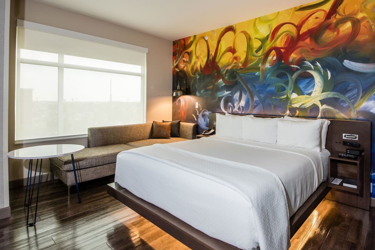 Bureau, rideaux occultants, fer et planche à repasser, Wi-Fi gratuit