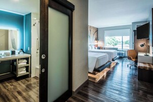 办公桌、遮光窗帘、熨斗/熨衣板、免费 WiFi