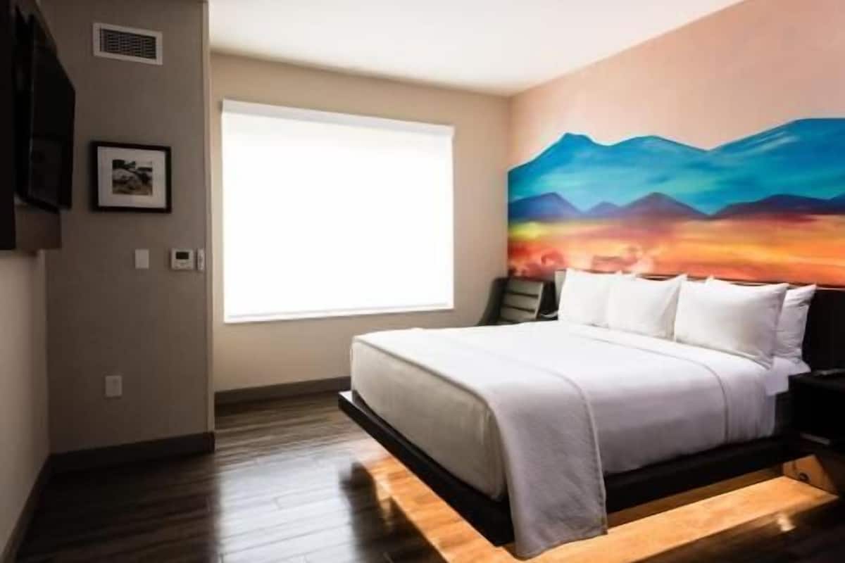 Bureau, rideaux occultants, fer et planche à repasser, Wi-Fi gratuit