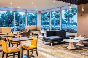 Dining - Cambria Hotel McAllen Convention Center (McAllen)