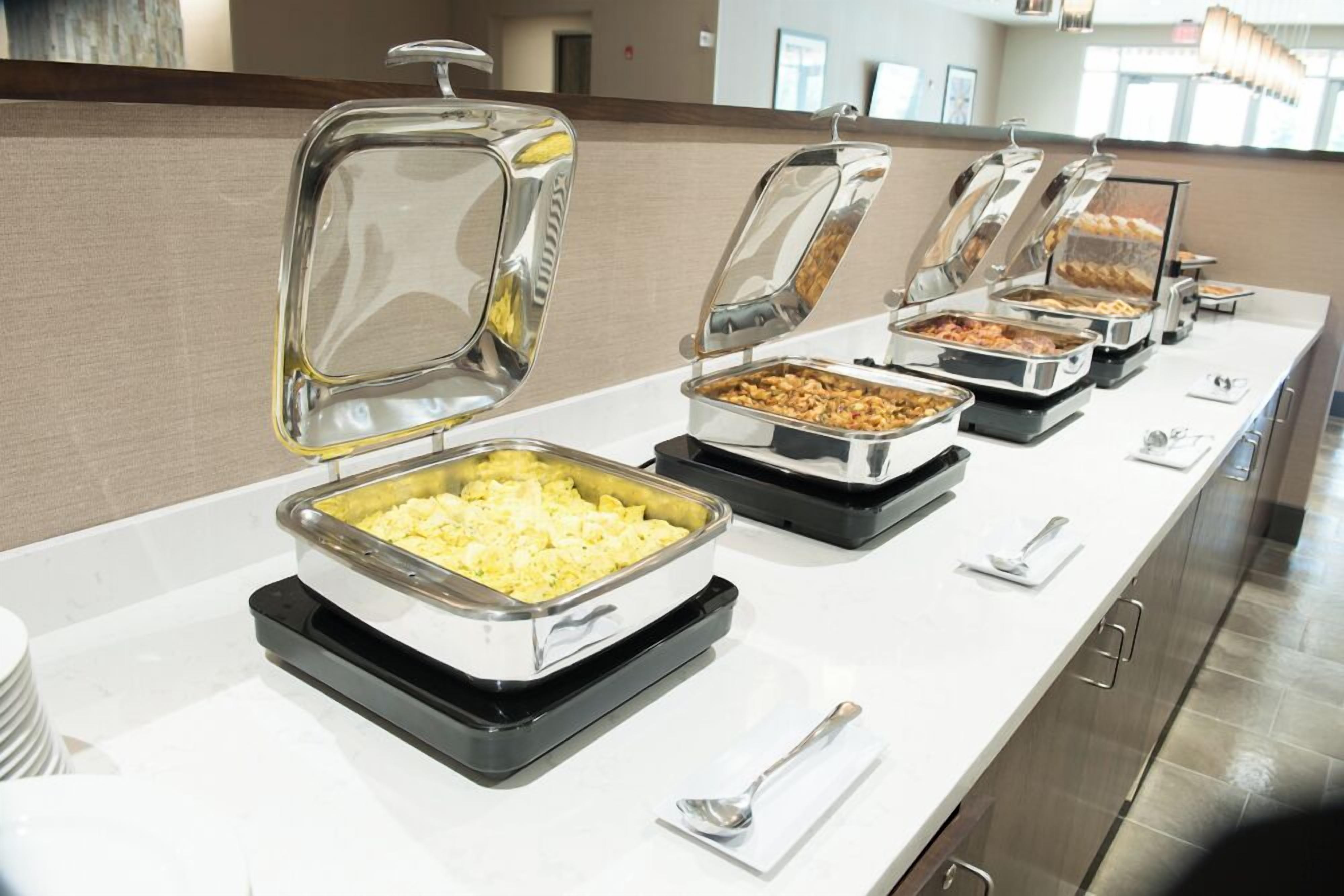 daily cooked-to-order breakfast for a fee