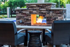 Outdoor pool - Cambria Hotel McAllen Convention Center (McAllen)