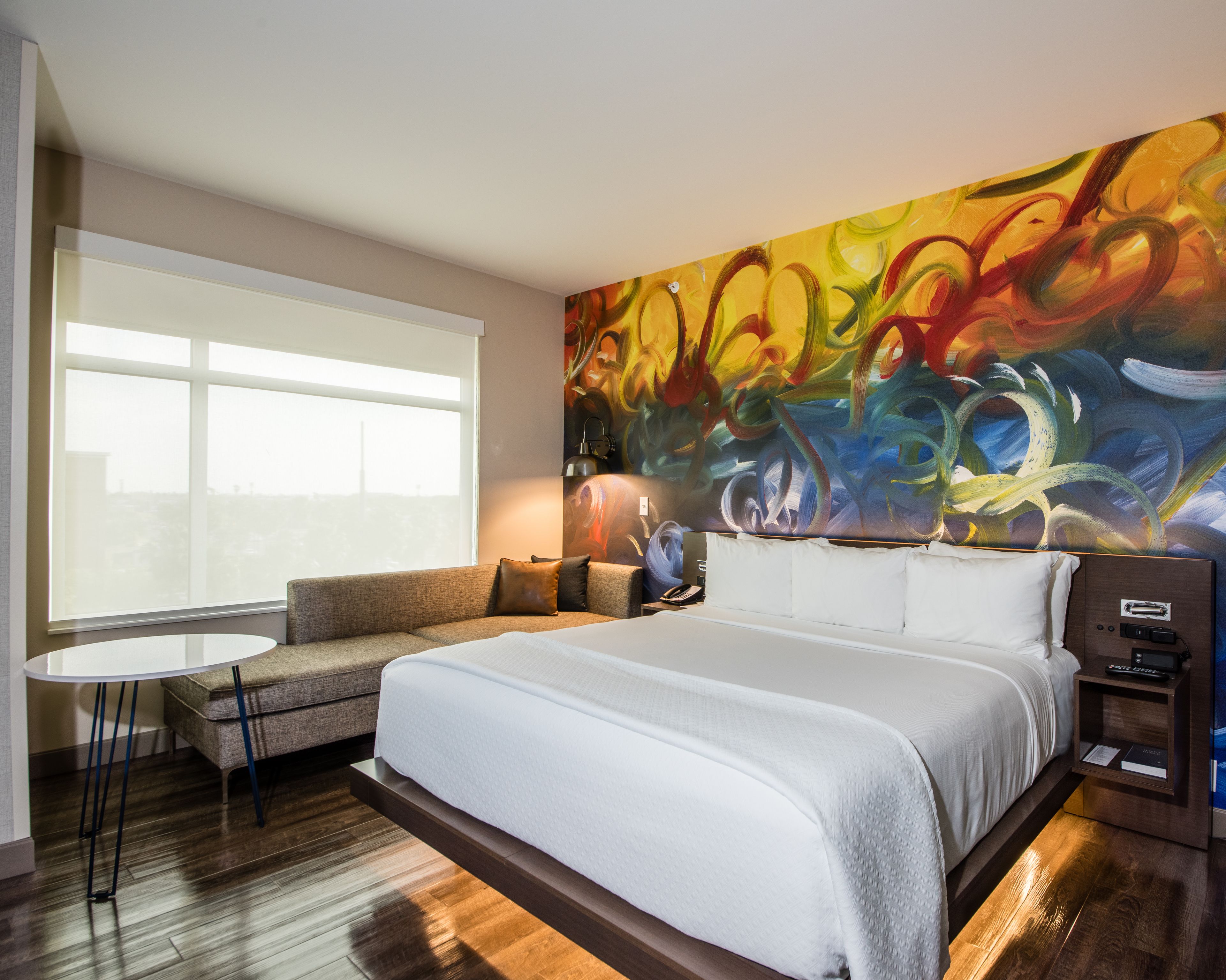 Habitación estándar, 1 cama King size, para no fumadores | Escritorio, cortinas blackout y tabla de planchar con plancha 