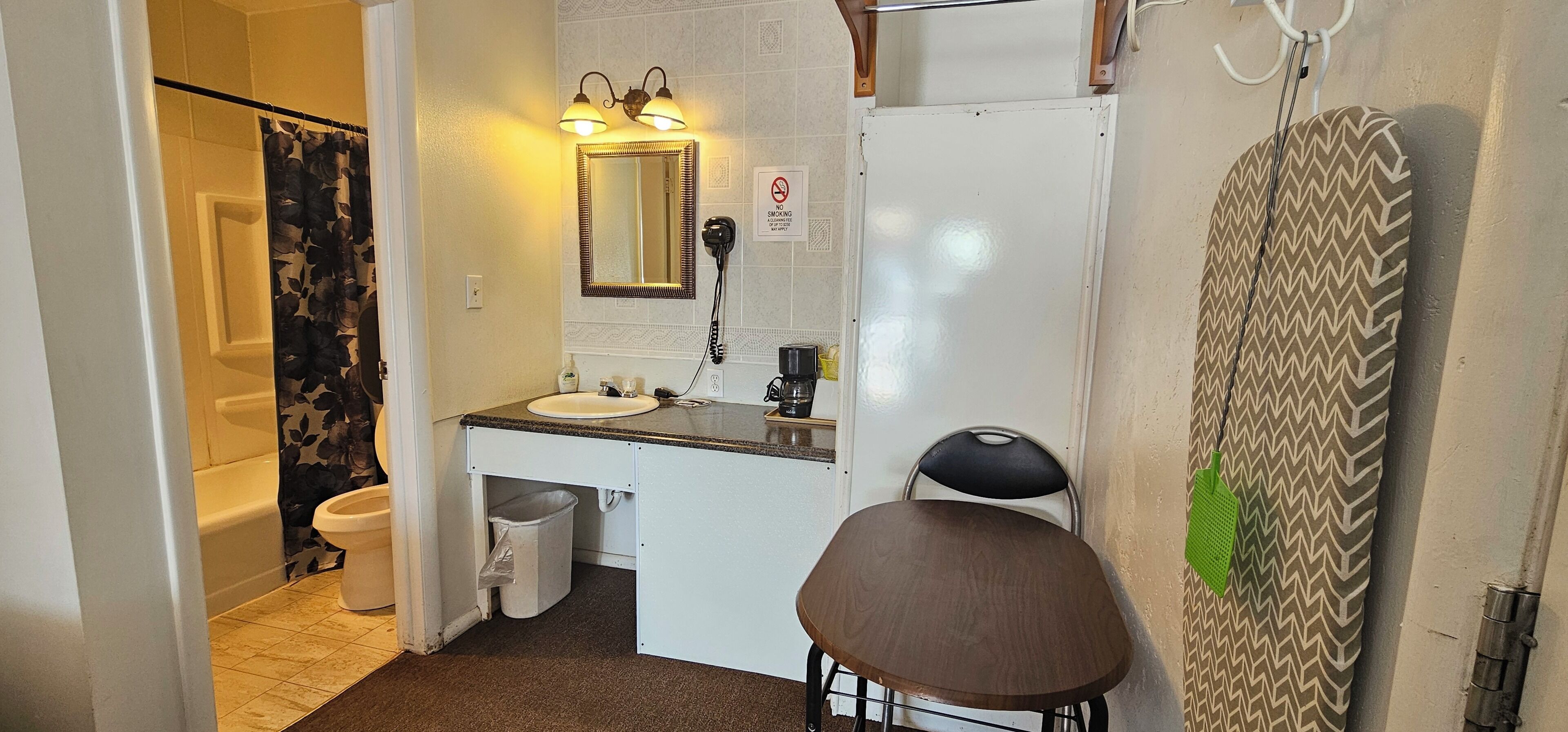 Habitación | Baño | Ducha y bañera combinadas y bañera profunda