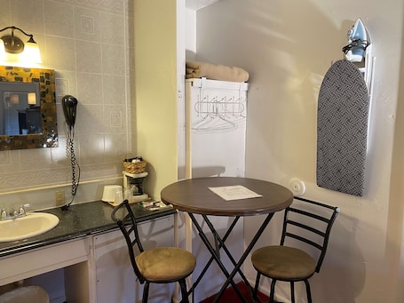 Desk, iron/ironing board, free WiFi, bed sheets