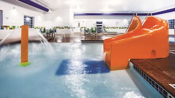 Indendørs pool