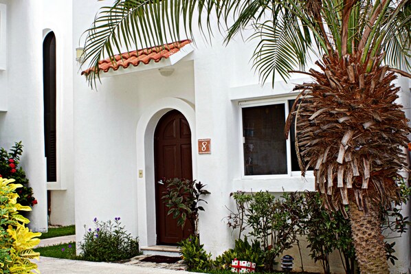 Front of property - B and B SiPlaya (Playa del Carmen)