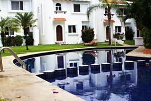 Outdoor pool - B and B SiPlaya (Playa del Carmen)