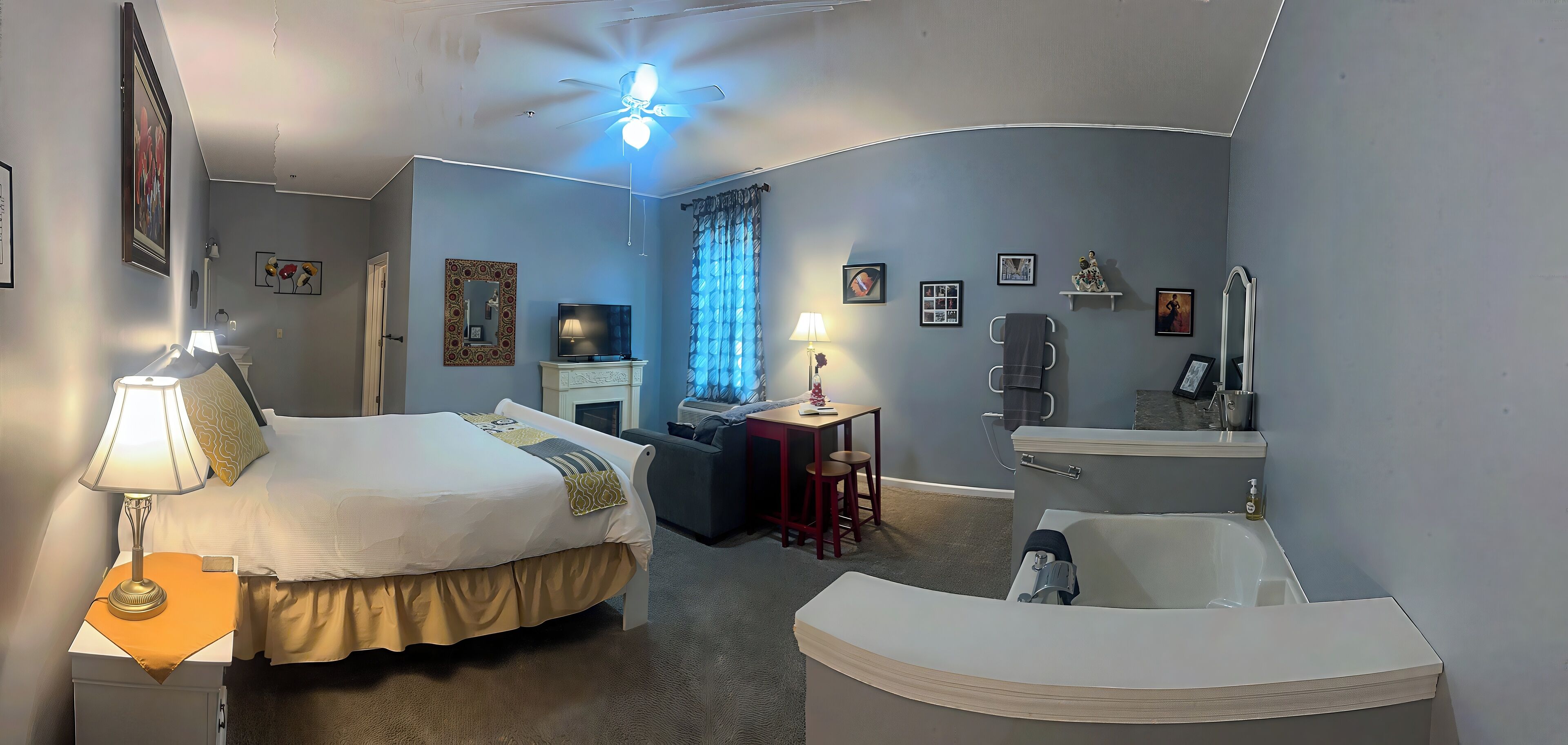 Décoration personnalisée, fer et planche à repasser, Wi-Fi gratuit