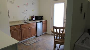 Luxury Room, 1 King Bed, Balcony | Private kitchen | Coffee/tea maker