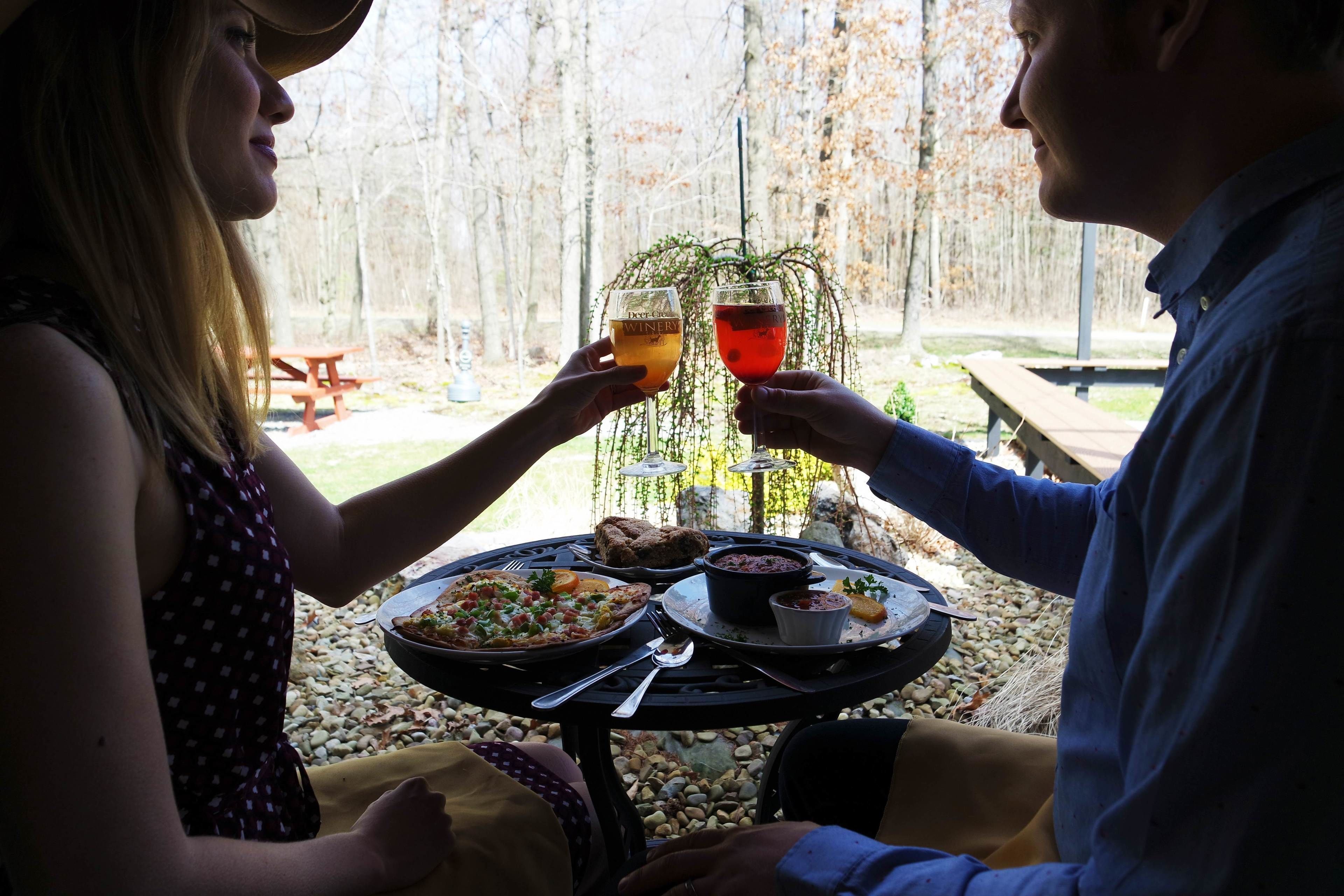 تناول الطعام بالخارج