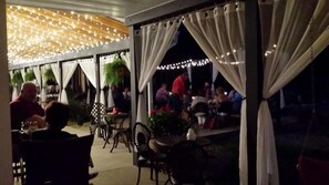 Outdoor dining - Deer Creek Winery at Brooks Estate (Shippenville)