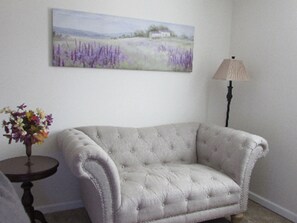 거실 공간 | TV, 벽난로