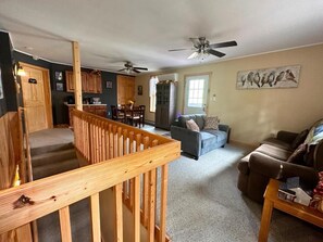 豪華雙人房 | 客廳 | 電視、壁爐