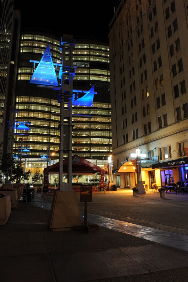 Front of property - evening/night - The Towers At Kahler Grand Hotel (Rochester)