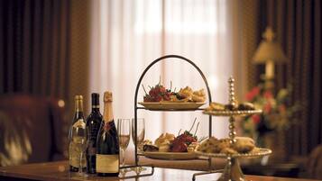 Tägliches inbegriffenes Frühstück zur Selbstbedienung