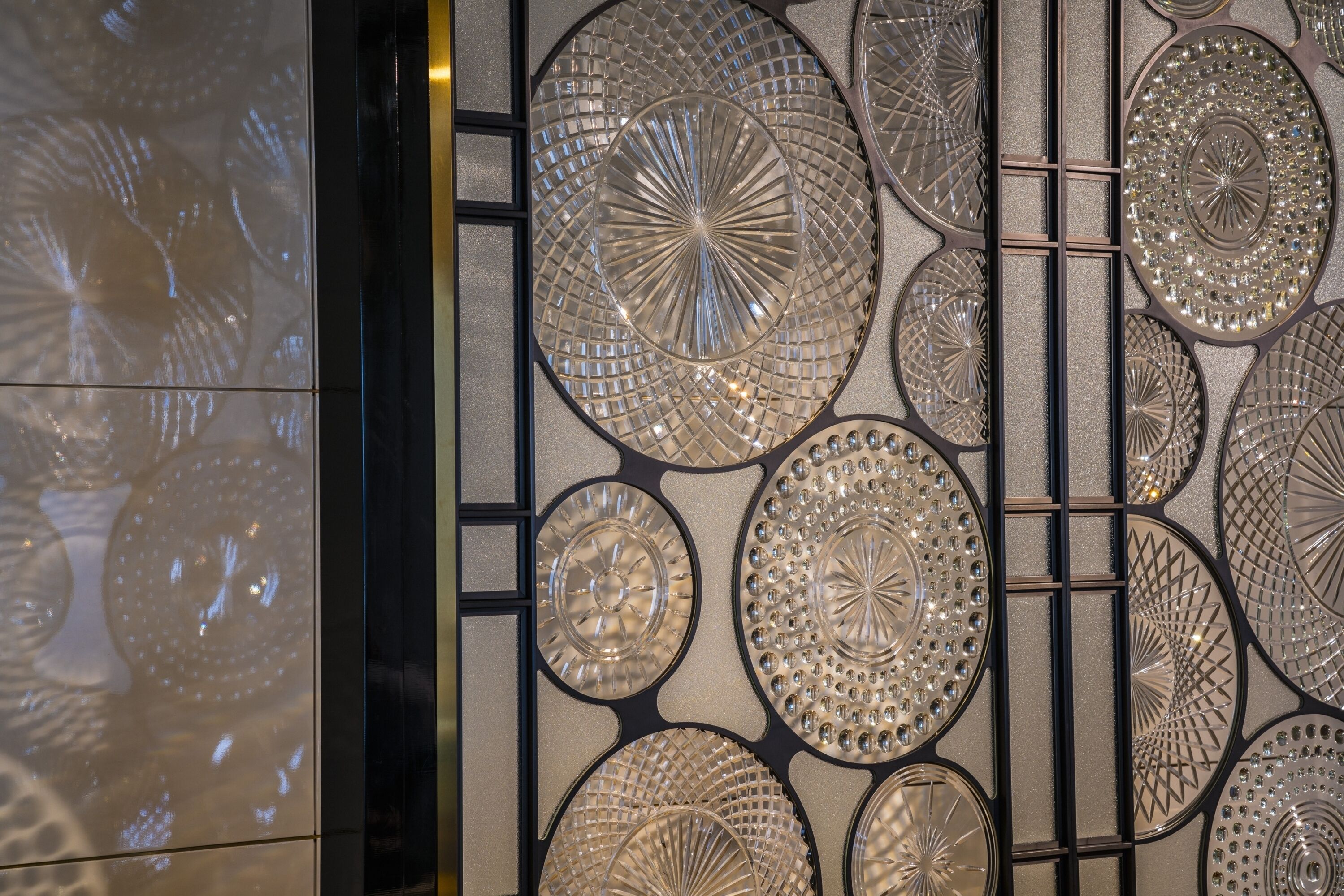 A wall with circular decorative plates.