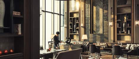 2 restaurants, breakfast, lunch, dinner served; Chinese cuisine