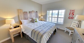 Standard Suite, 2 Bedrooms, Kitchen - Embarc Ucluelet (Ucluelet)