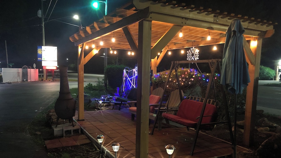 Laurel Park Inn