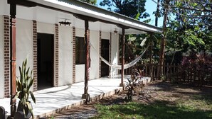 Nhà dành cho gia đình, 2 phòng ngủ, quang cảnh vườn, khu vực sân vườn