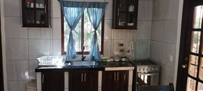 Private kitchen - Family House, 2 Bedrooms, Garden View, Courtyard Area Chinandega (Chinandega)