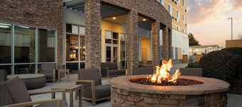 Courtyard By Marriott Fayetteville Fort Bragg Spring Lake