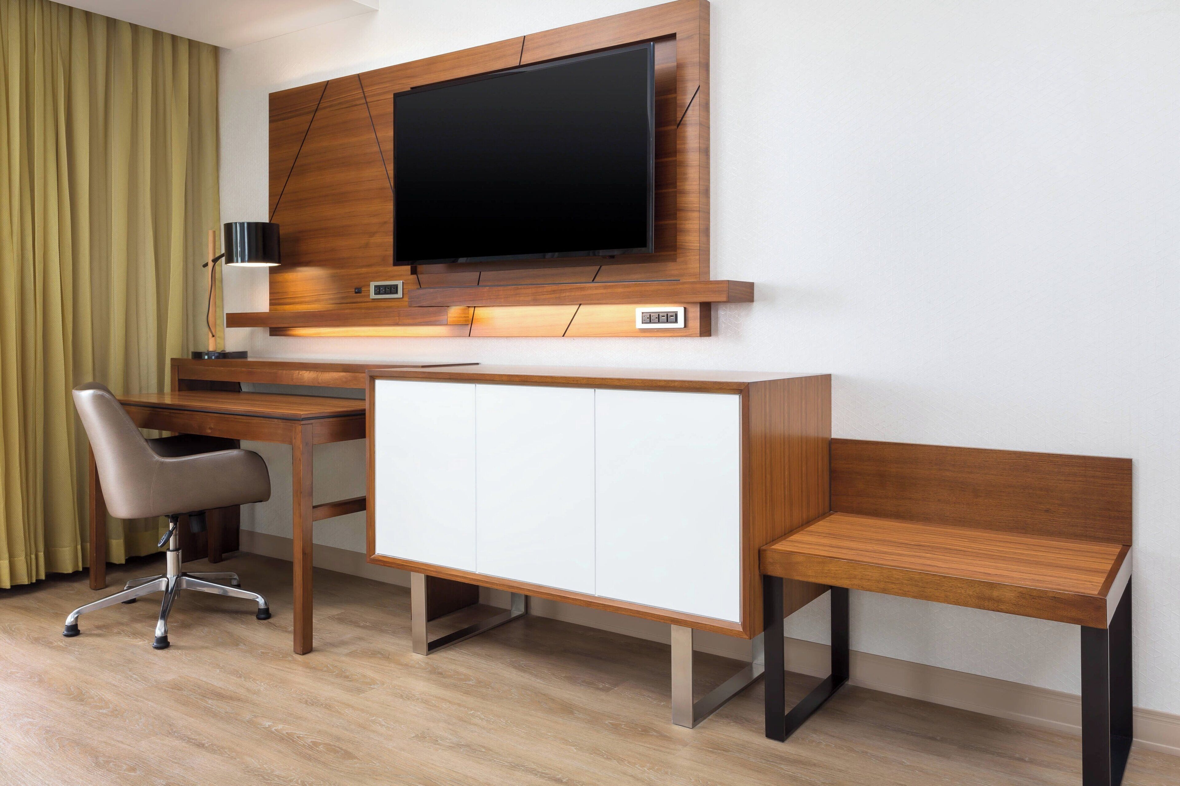 premium bedding, in-room safe, individually furnished, desk