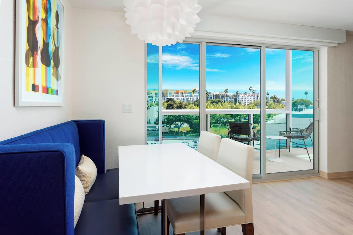 premium bedding, in-room safe, individually furnished, desk