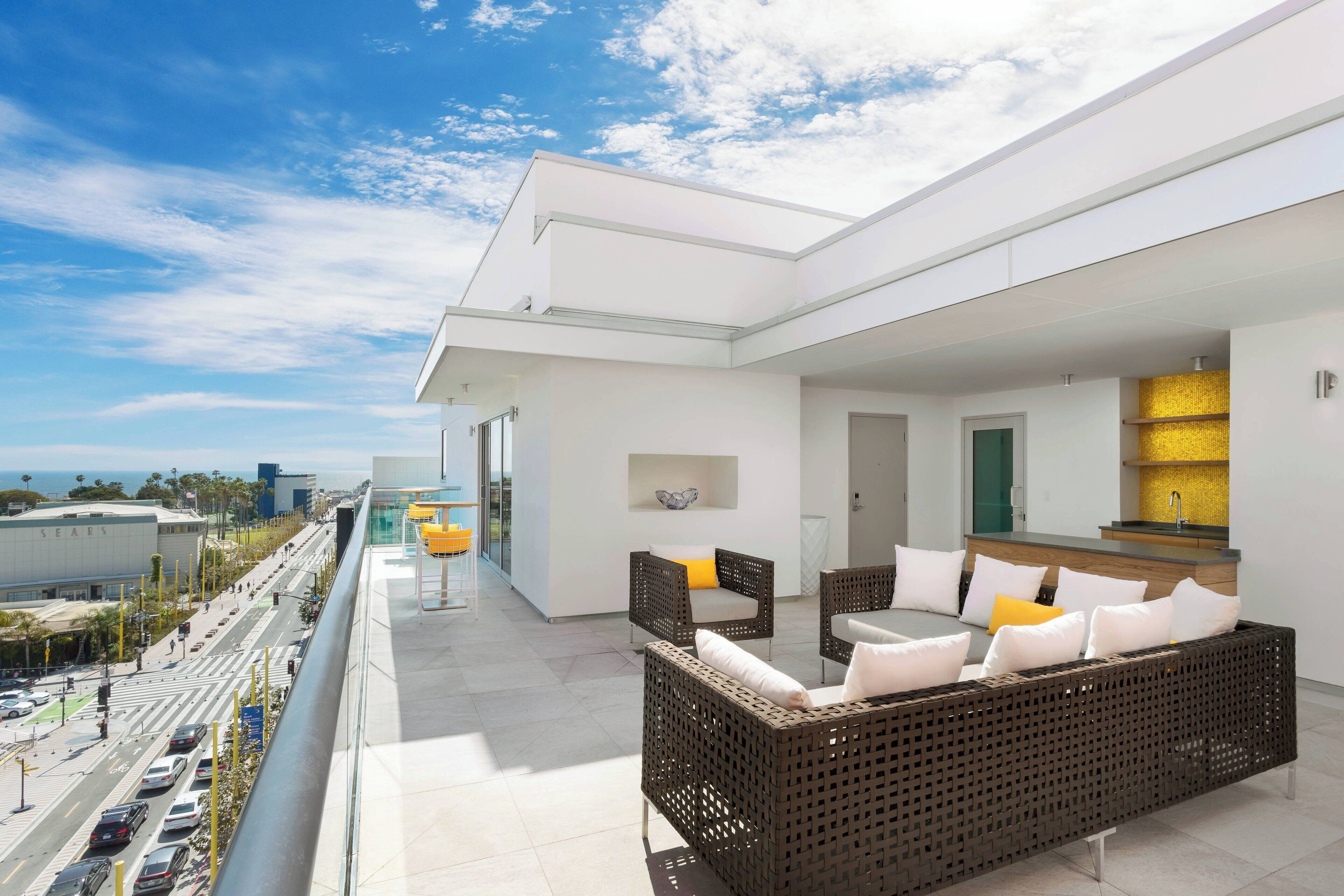 Hochwertige Bettwaren, Zimmersafe, individuell eingerichtet