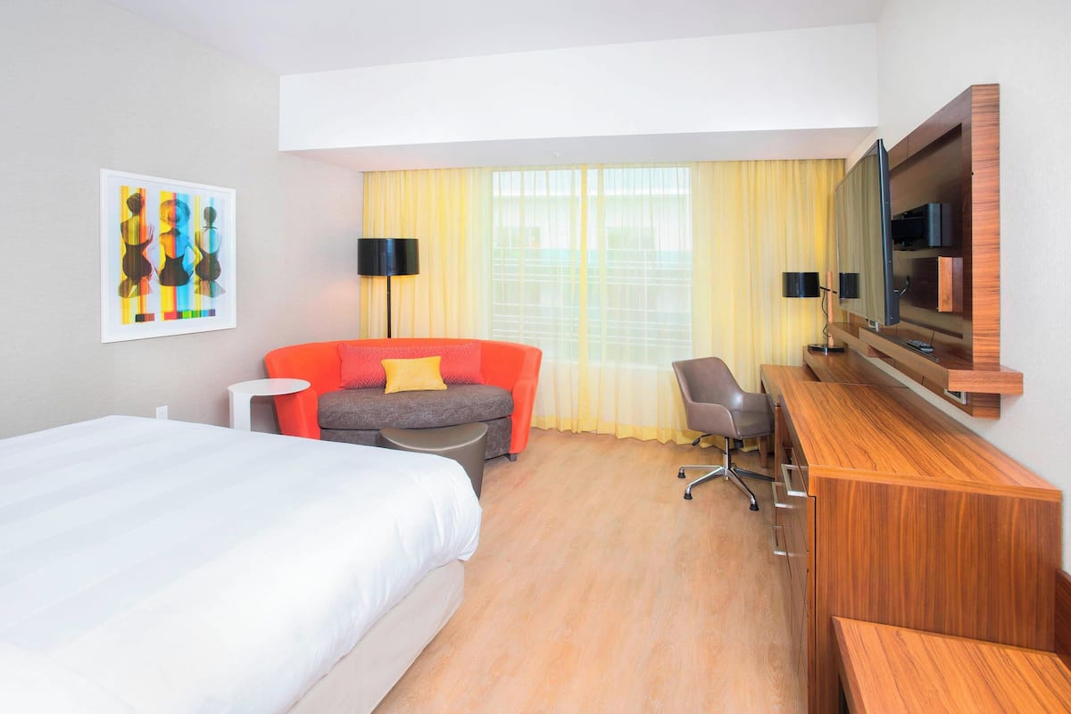 Premium bedding, in-room safe, individually furnished, desk