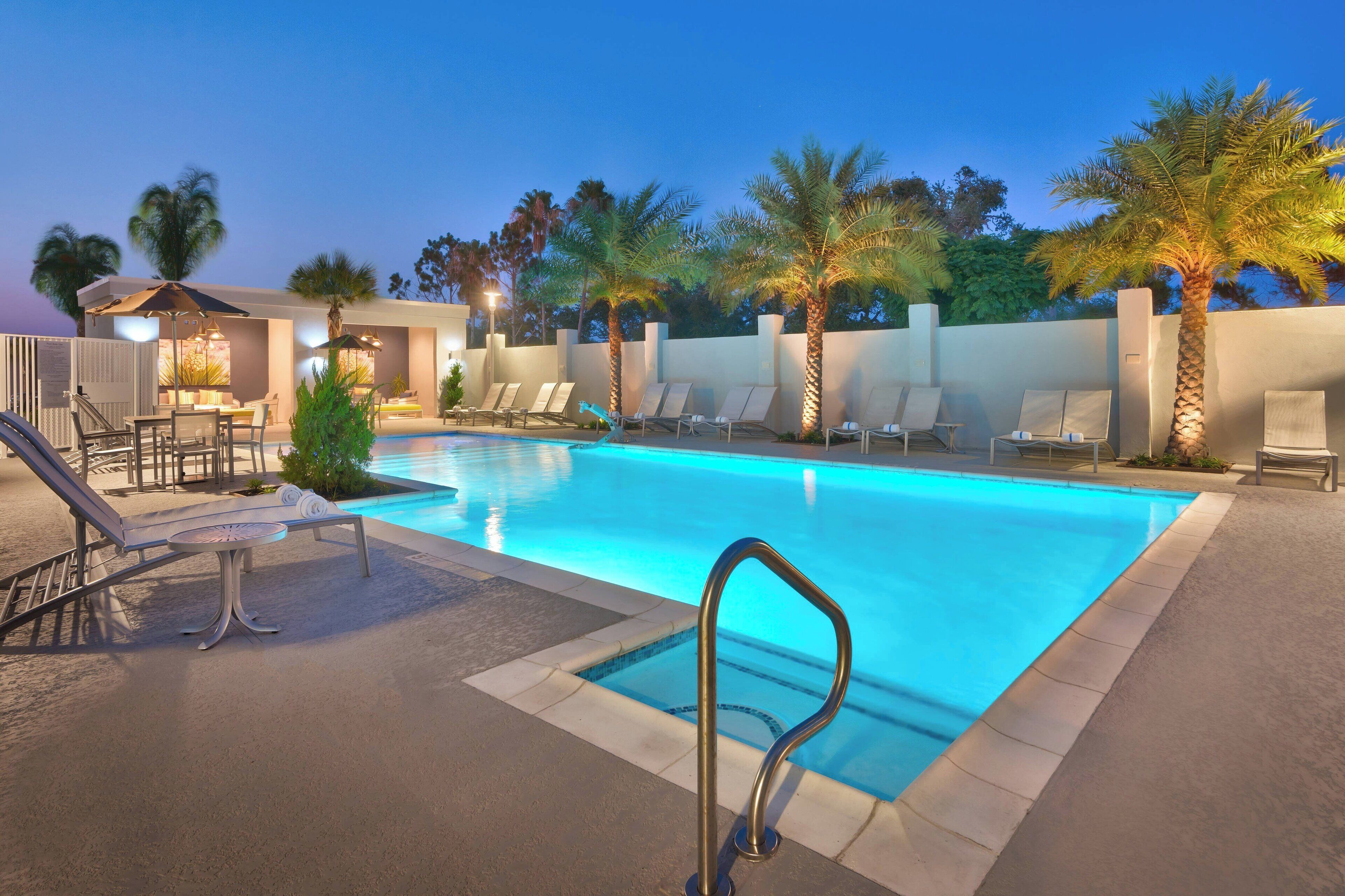 outdoor pool, open 10:00 am to 11:00 pm, free pool cabanas