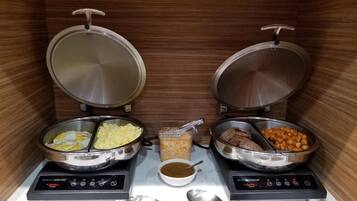 包含每日自助早餐