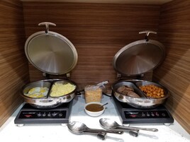 Free daily buffet breakfast