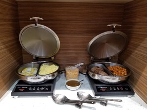 Free daily buffet breakfast