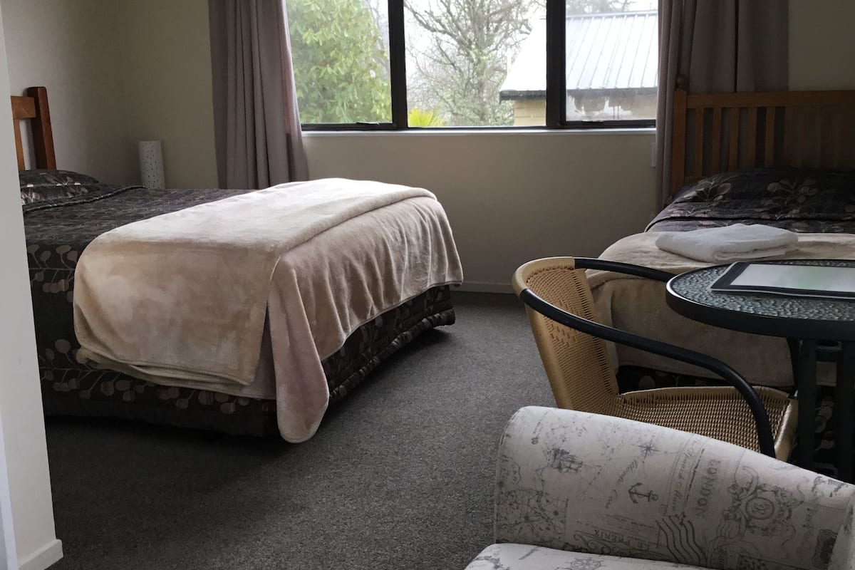 Zweibettzimmer (Room 1)