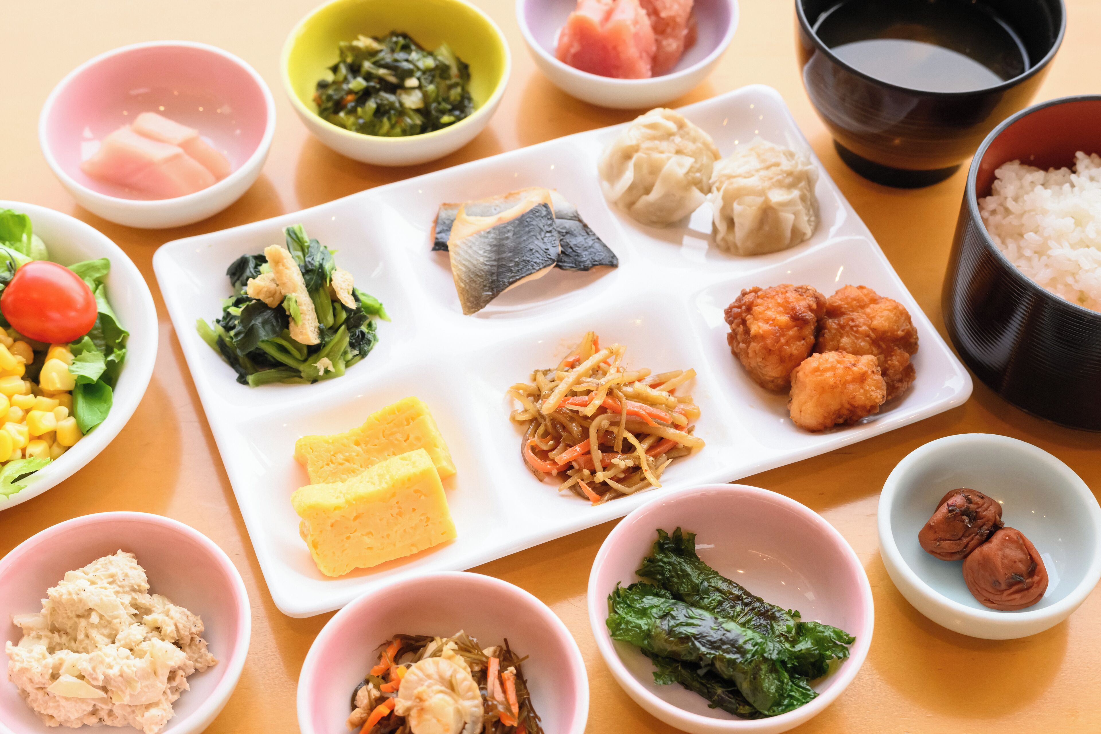 包每日自助早餐