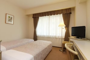 Premium bedding, desk, blackout curtains, free WiFi - Hotel Green Tower Makuhari (Chiba)