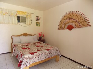 Air-conditioned Room | Free WiFi - Baluarte de Argao Beach Resort (Argao)