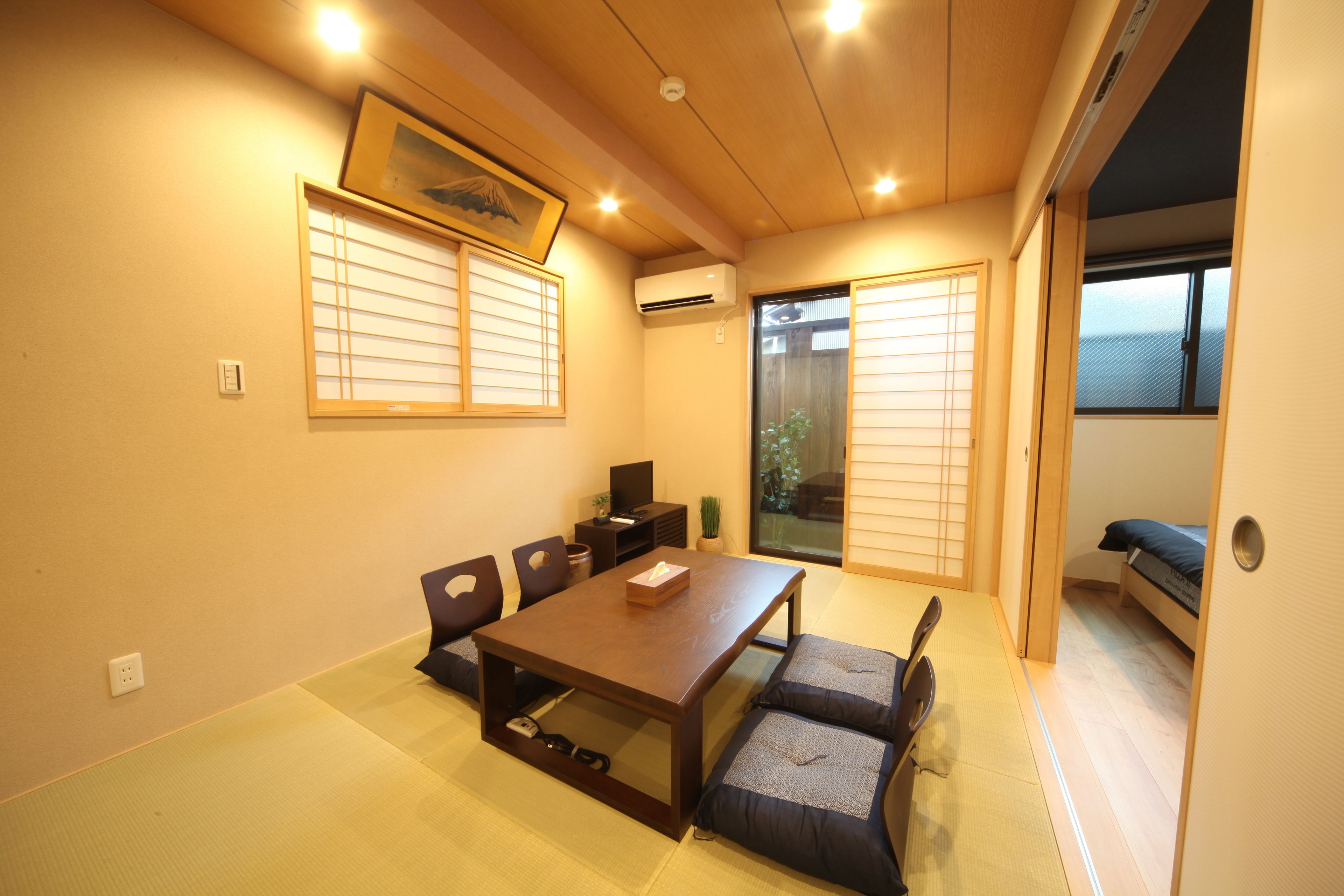 Japanese and Western Style Room for 6 People | Living area | 32-inch LCD TV with satellite channels, TV