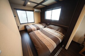 Quarto (Western Style) | Individualmente mobiliados, escrivaninha, cortinas blackout
