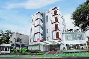 Exterior - Ruby Hotel Syariah (Bandung)